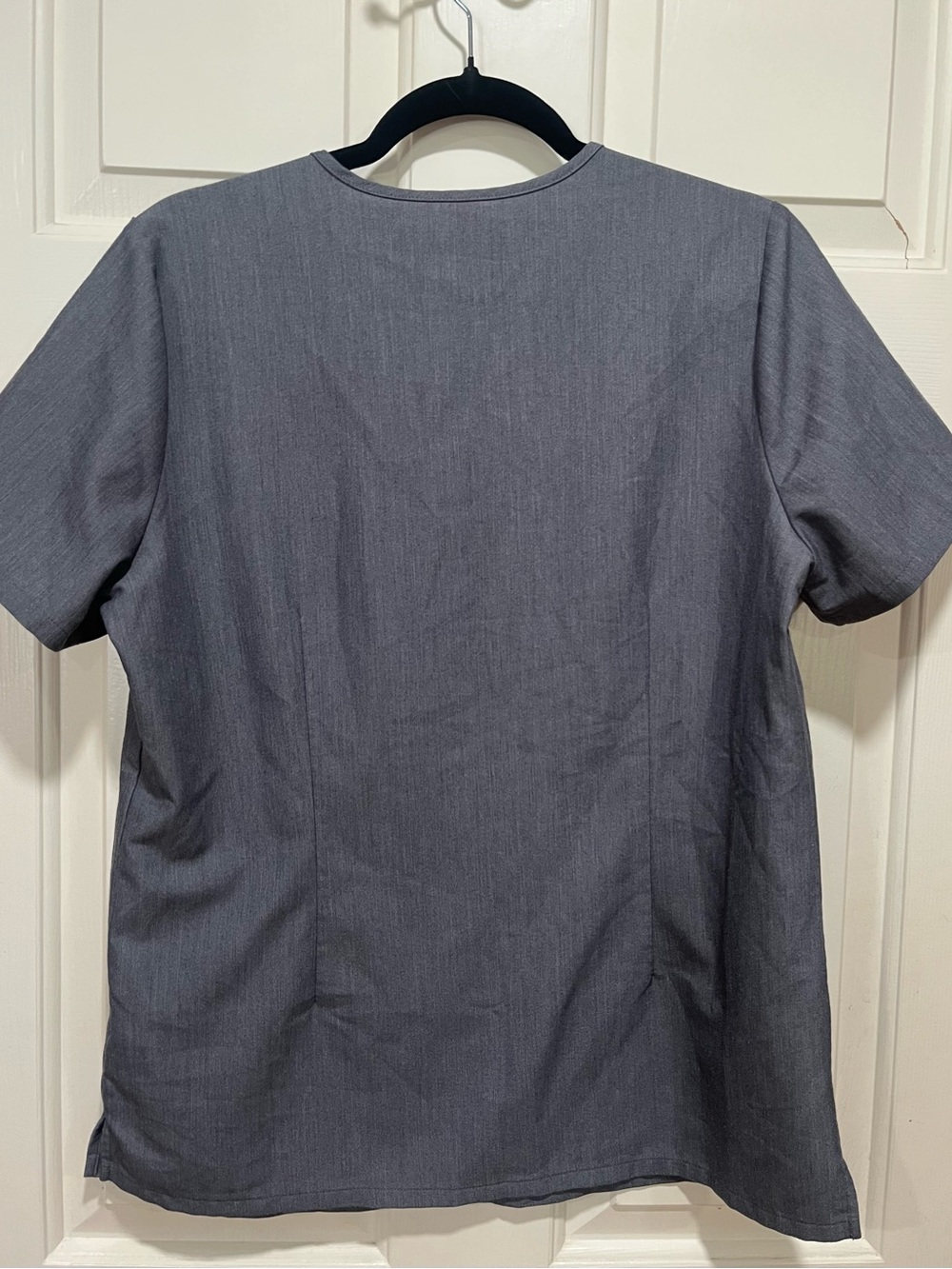 FIGS Graphite Gray Scrub Top & Zamora Joggers in size MEDIUM - Picture 3 of 4